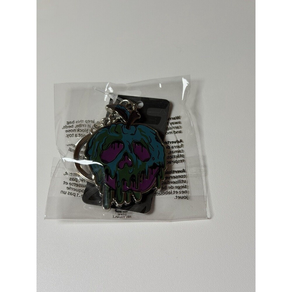 Buckle-Down Disney Villains Evil Queen Crossbody Bag & Poison Apple Charm – NWT - Picture 10 of 12